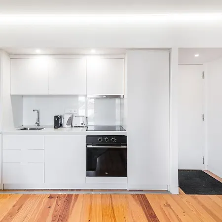 Guestready - Over The Bridge * Порту