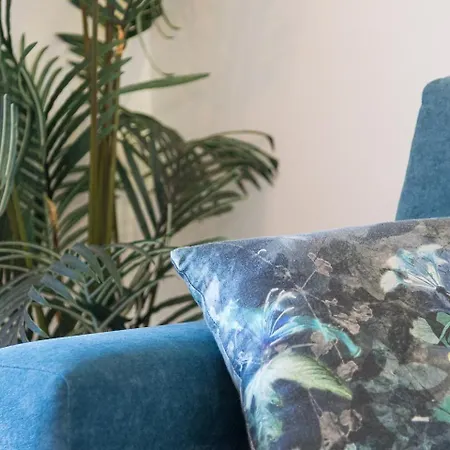 Guestready - Over The Bridge * Порту